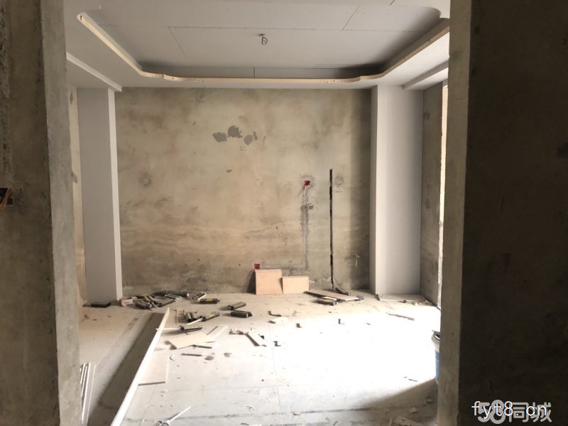 幸福家园复试别墅一共300平方左右产证齐全可按揭位置好